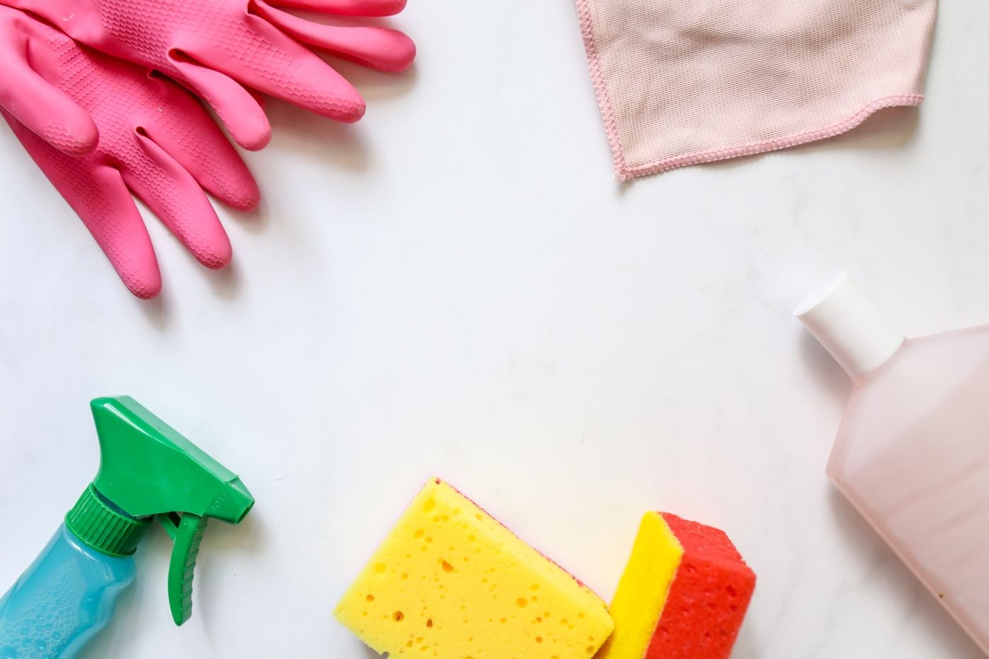 Cleaning cloths and other household cleaning supplies